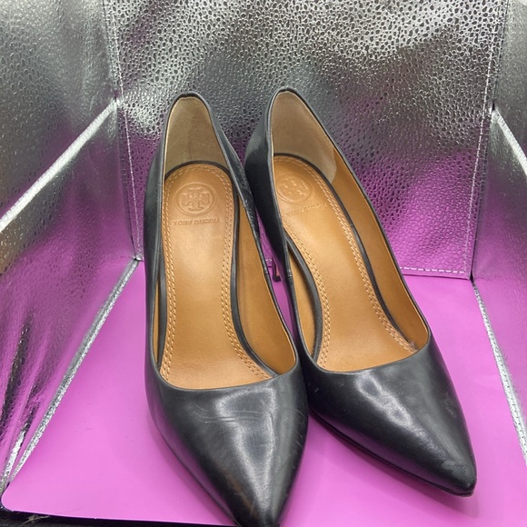Tory Burch black heels sized 7 - Picture 3 of 3